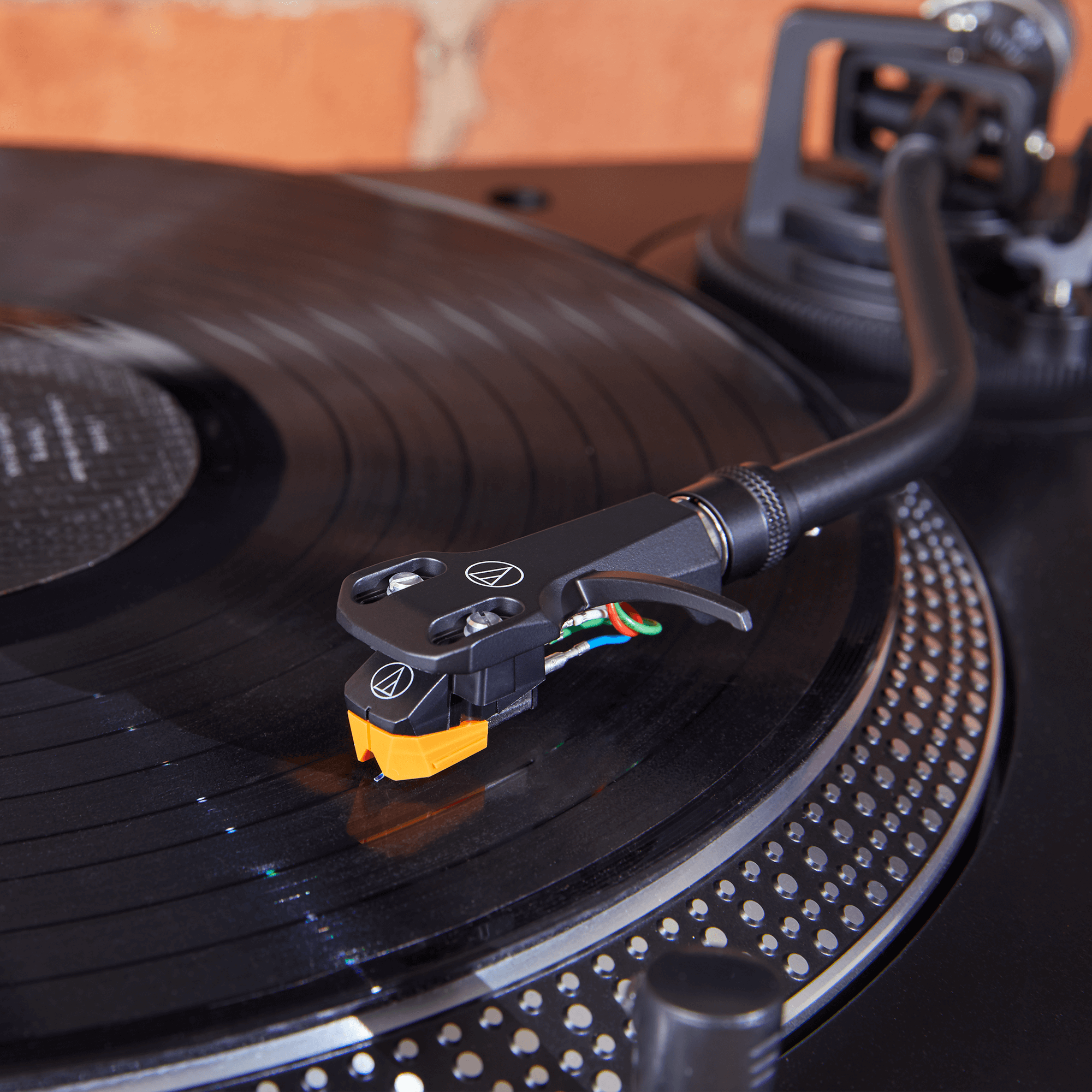 Audio Technica AT-VM95EN/H VM95 Series Elliptical Nude Stereo Cartridge on AT-HS6 Headshell