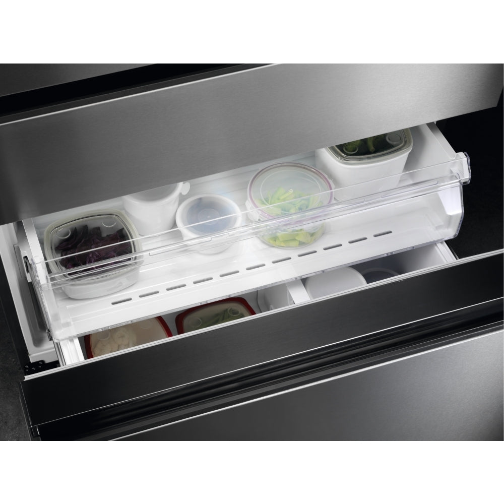 AEG RMB954E9VX Series 9000 Freestanding Plumbed-In American Fridge Freezer Stainless Steel