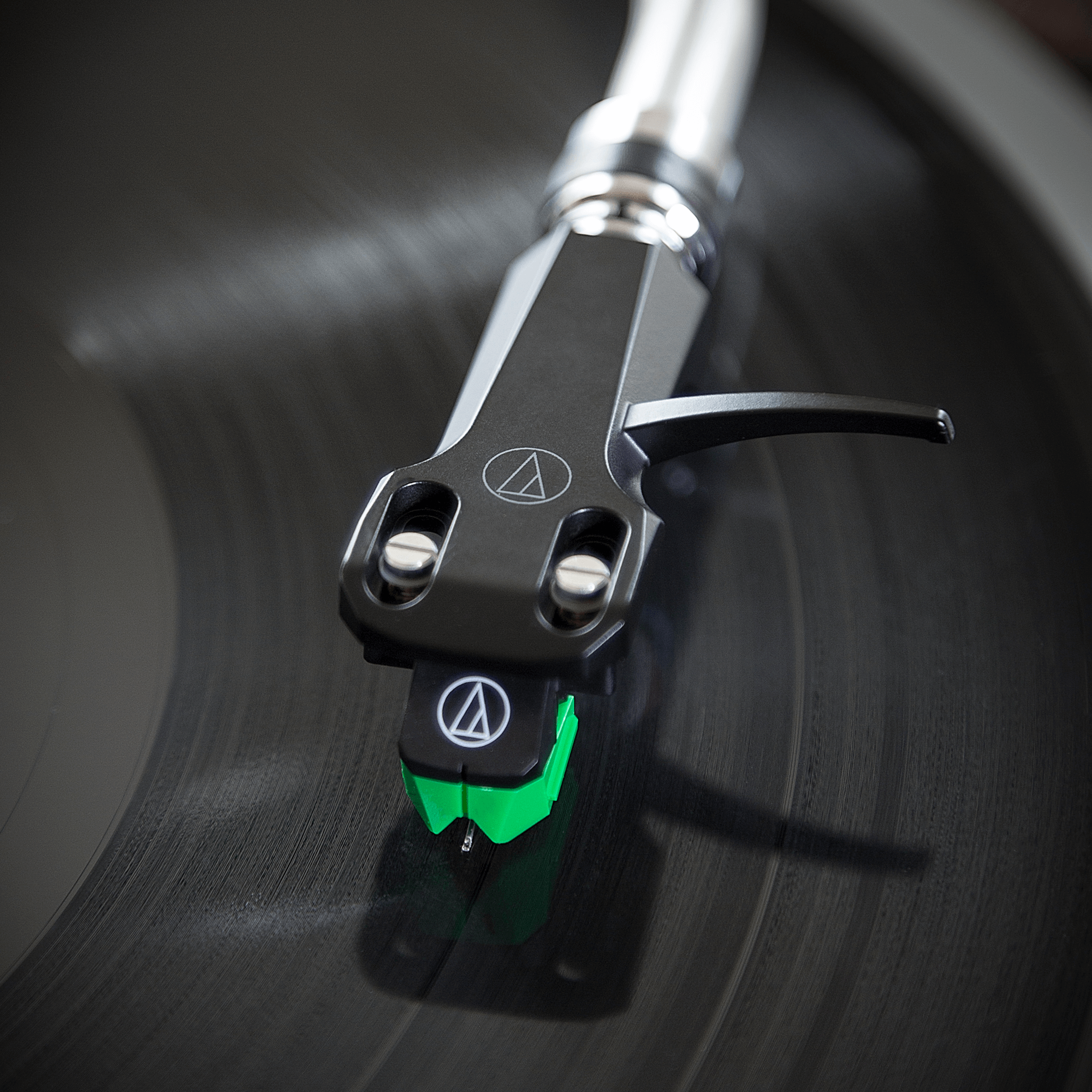 Audio Technica AT-VM95E/H VM95 Series Elliptical Stereo Cartridge on AT-HS6 Headshell