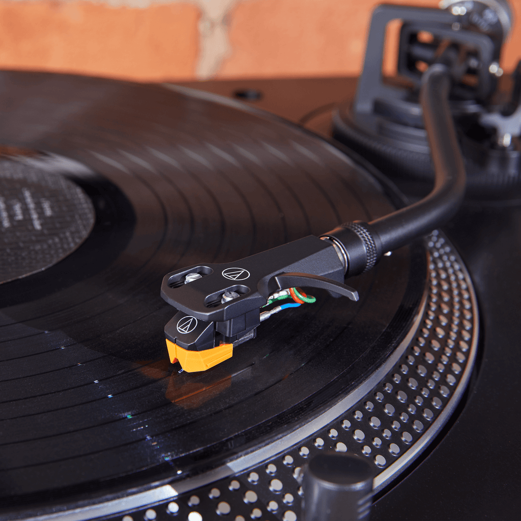 Audio Technica AT-VM95EN/H VM95 Series Elliptical Nude Stereo Cartridge on AT-HS6 Headshell