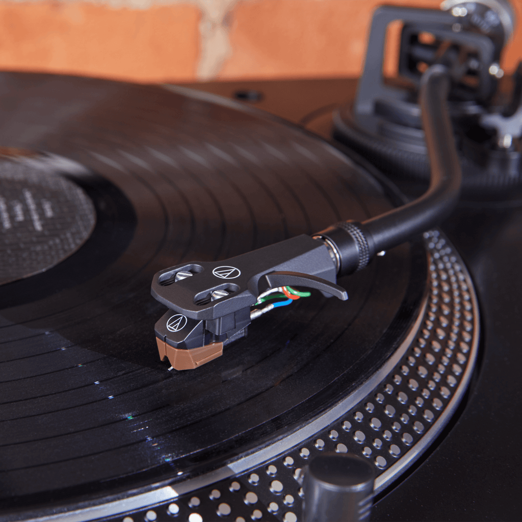 Audio Technica AT-VM95SH/H VM95 Series Shibata Stereo Cartridge on AT-HS6 Headshell