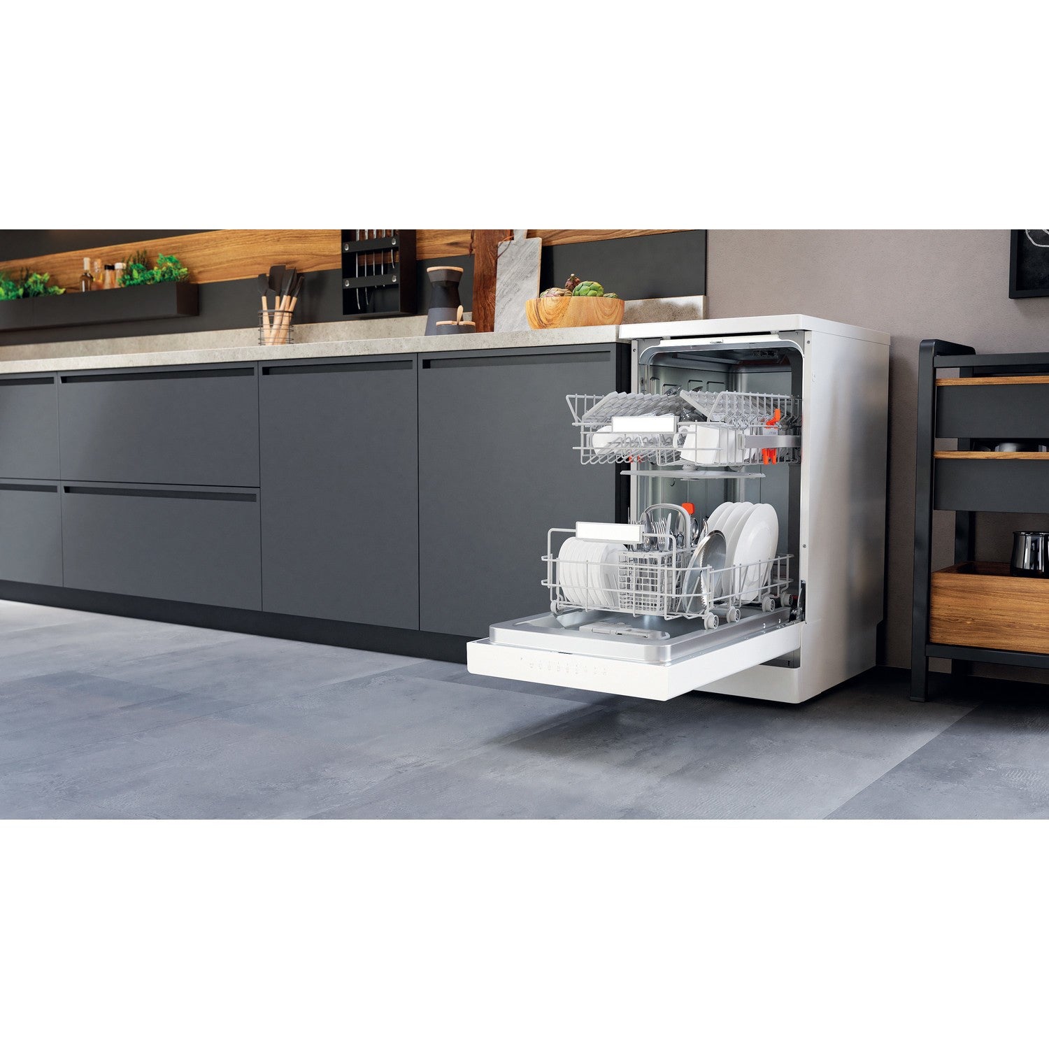 Hotpoint HSFO3T223WUKN Freestanding Slimline Dishwasher 10 Place Setting White