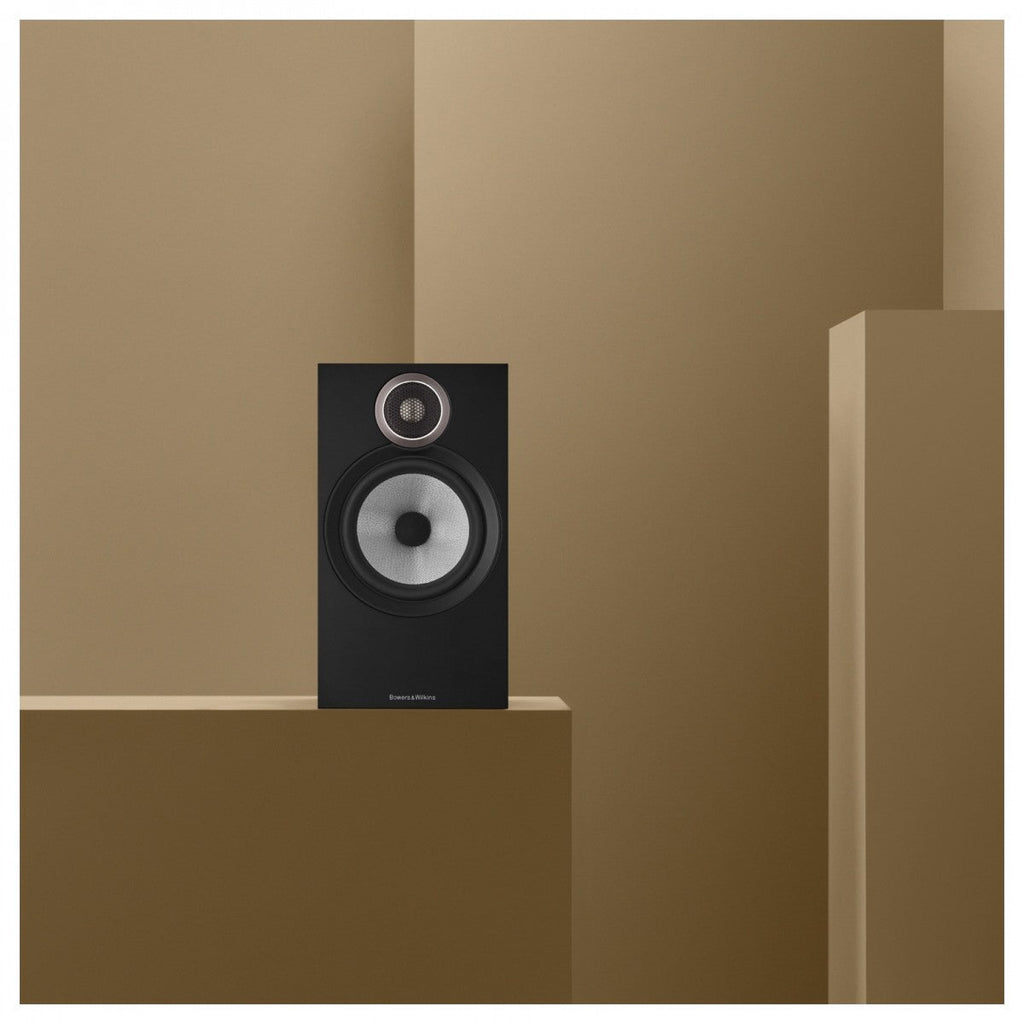 Musical Fidelity B1xi Integrated Amplifier with Bowers & Wilkins 606 S3 Standmount Speakers Pair Black