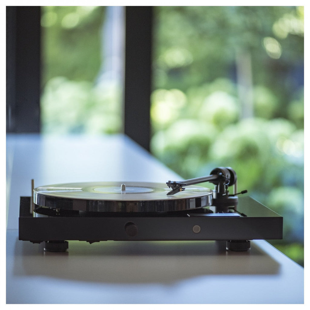 Pro-Ject Juke Box E1 All In One Plug and Play Turntable Black - Ex Display Clearance