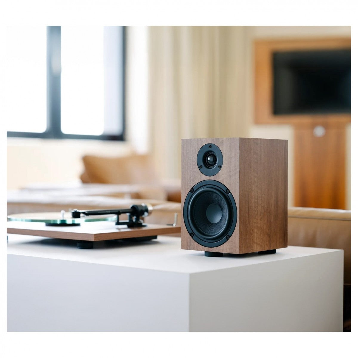 Pro-Ject Stereo Set E1 All-In-One Hi-Fi Set including E1 Turntable with Stereo Box E Integrated Amp and Speaker Box 5E Speakers - Black