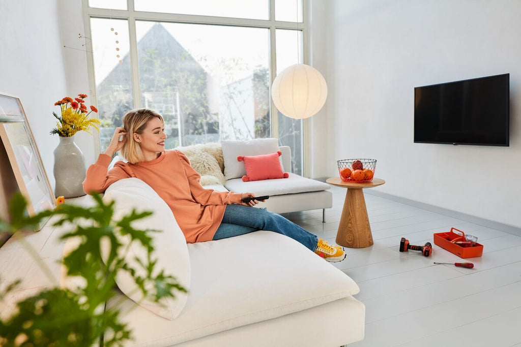Vogels Quick TVM 1415 Tilting TV Wall Mount for TVs from 32 to 65 inches - Ex-Display Clearance