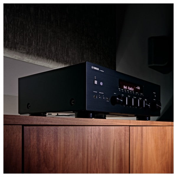 Yamaha R-N600A Network Stereo Receiver and CD-S303 CD Player Black HiFi Package